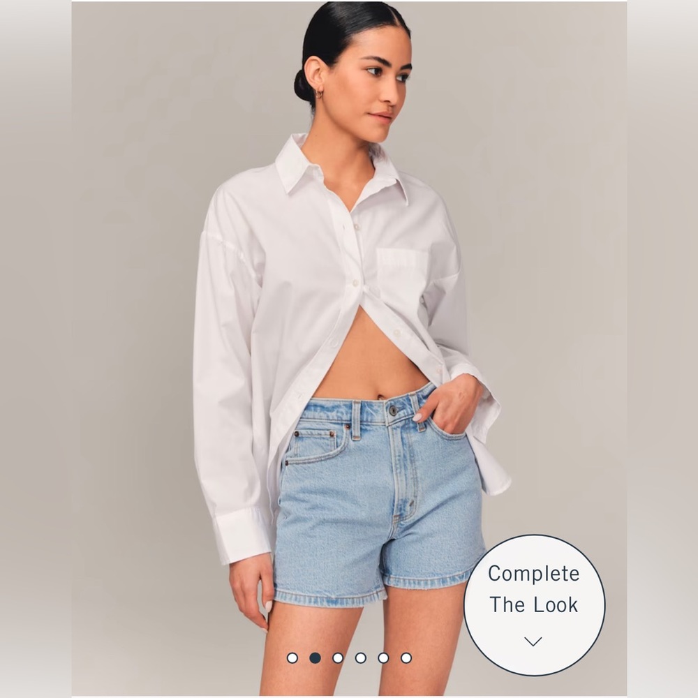 Abercrombie & Fitch high rise 4” mom shorts (light wash), size 25